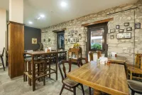 Albergue la Fábrica Hotel a Olmillos de Sasamon