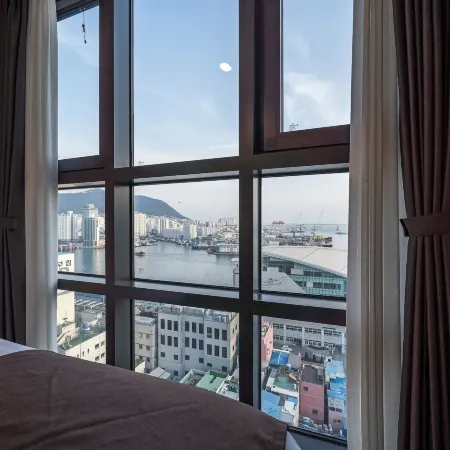 GriffinBay Hotel