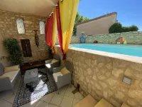 Hotel le Saint Laurent Hotels in Saint-Laurent-des-Arbres