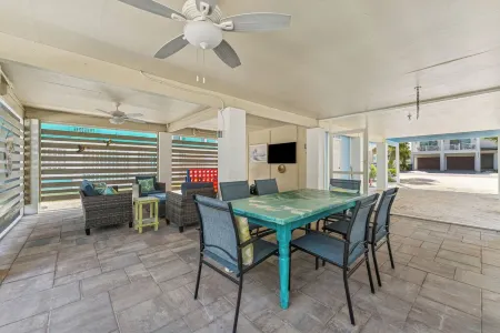 Escape to Anna Maria Island!