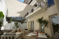 Palazzo Bibbi - Rooms to Live Hotels in Lazzaro