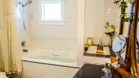 Isetta Inn (Boutique Hostel) - Hot Tub