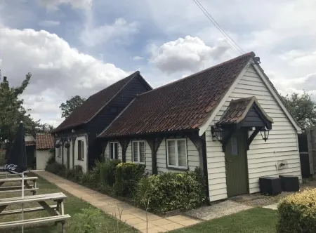 The White Horse Отели в г. Балшем