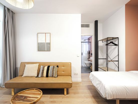 Vallecas Suites by Olala Homes