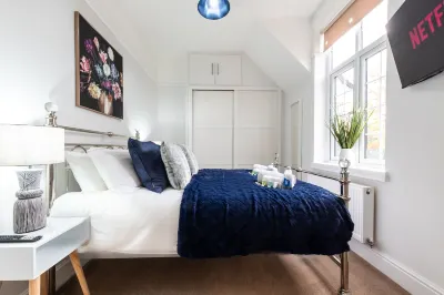 Smart Apartments - Seymour Hotels near Willis Avenue Recycling Centre