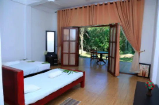 River Edge Yala Hotels near Tissa Lake