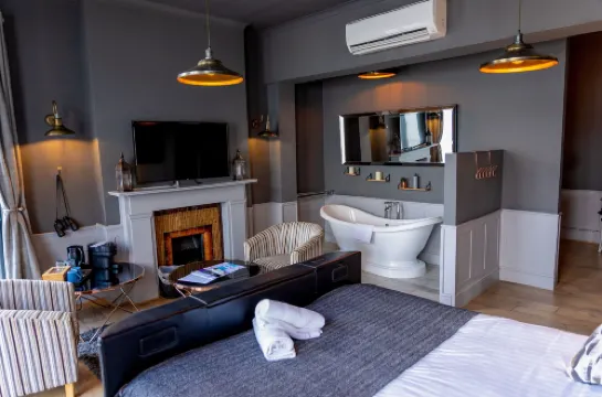 The Clarendon Hotel