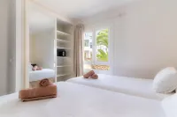 Hotel Siroco - Adults Only 18 Hotels near Playa de las Cucharas