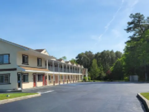 Atrium Inn & Suites Hotels in Galloway