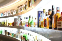 International Hotel & Suite - bars