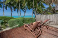 Little Polynesian Resort Hotels near Titikaveka Beach