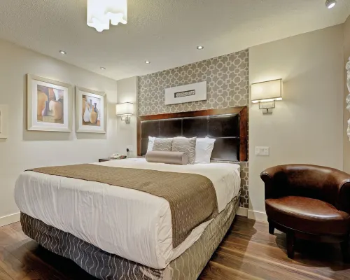 Helm's Inn Hotels in Victoria
