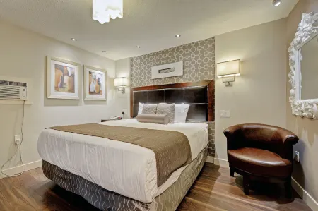 Helm's Inn Отели рядом с достопримечательностью «Art Gallery of Greater Victoria»