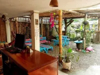 Oasis Hostal Restaurante Hotels near Divino Niño Park
