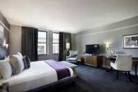 Ambassador Hotel Wichita, Autograph Collection - Boutique