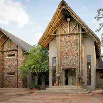 eKhaya Bush Villa Hotel Exterior