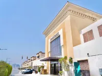 Andalus Al Seef Resort & Spa Hoteles cerca de Complejo de Ministerios