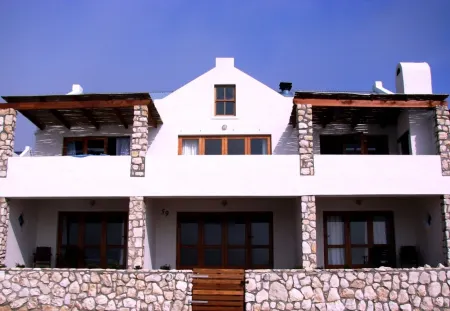 Kleinzee Oceanfront Guesthouse Отели в г. Greater Hermanus