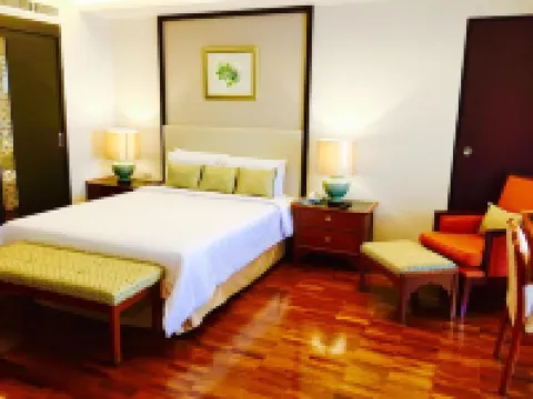 Indra Regent Hotel Hotels near Ratchaprarop Station