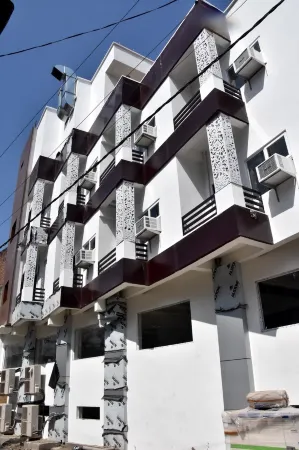 Hotel Rajshree Отели в г. Чампават