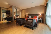Arc Arenales Studios & Suites - مسبح على السطح