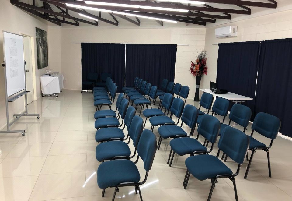 더 화이트 하우스 호텔 사모아 썸네일