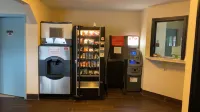 Super 8 by Wyndham Findlay Hotels in Findlay