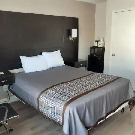 Travelodge by Wyndham Virginia Beach Bay Beach Отели рядом с достопримечательностью «Чикс-Бич»