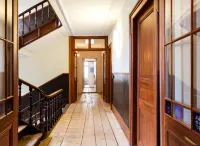 Top City Center Apartments Location Next to Lion Monument