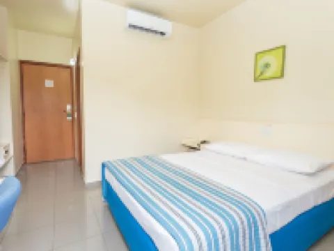 ヴィラルバ ホテイス ロンドリナのホテル