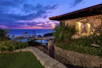 Colonna Grand Hotel Capo Testa, a Colonna Luxury Beach Hotel, Santa Teresa Sardegna Hôtels à proximité de : Tombe des géants