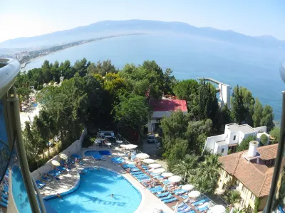 Arora Hotel Hotels near FLORA OUTLET CENTER