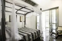 Satin Doll Hotels in Talpe