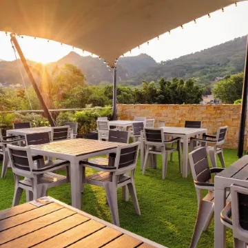 Central Suites by H&R