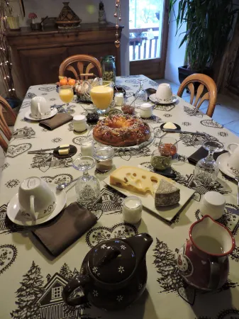 Chambres d'hôtes - A la Bouge'Hôtes Отели в г. Ла Кот-д'Эм