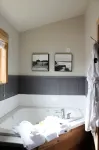 Inn at Discovery Coast - Romantic