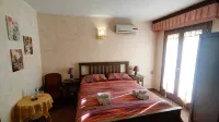 Grotta Delle Fate Hotels in Osilo