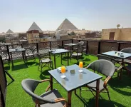 Nefertari Pyramids View Inn