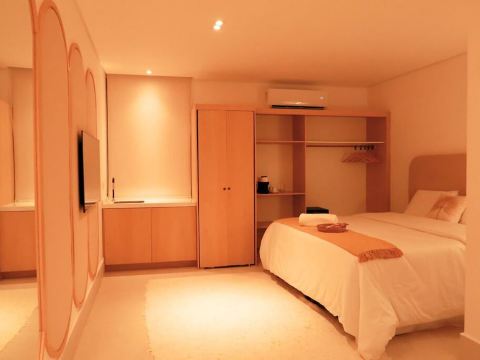 Roka Hotel Boutique