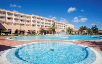 Itropika Hôtel - piscina