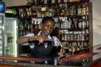 Flomi Hotel - bars