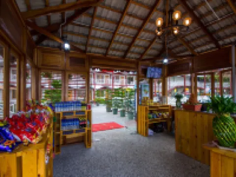 ケア ガーデン ゲストハウス ビンチャンのホテル