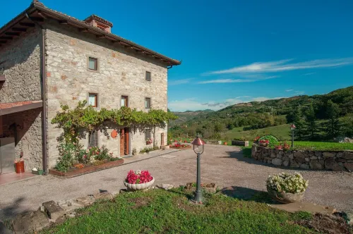 Fattoria Ca' di Fatino Hotels in Tole