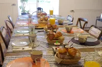 Logis Saint Léonard Hotels in Virson