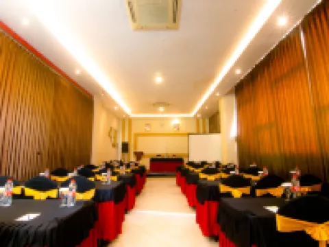 Front One Hotel Purwodadi Hotels in Grobogan Regency