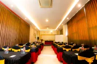 Front One Hotel Purwodadi