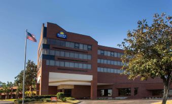Days Inn & Suites by Wyndham Tallahassee Conf Center I-10