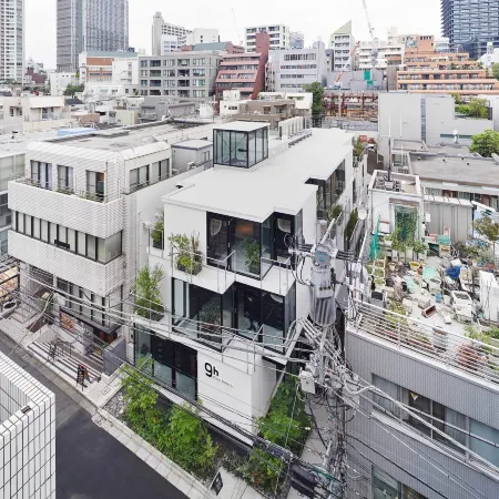 9h nine hours Akasaka
