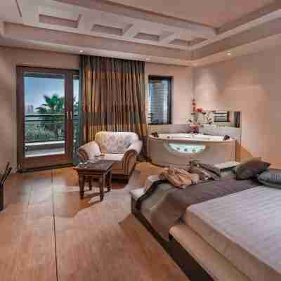 Iakovakis Suites & Spa Rooms