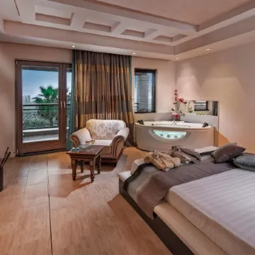 Iakovakis Suites & Spa